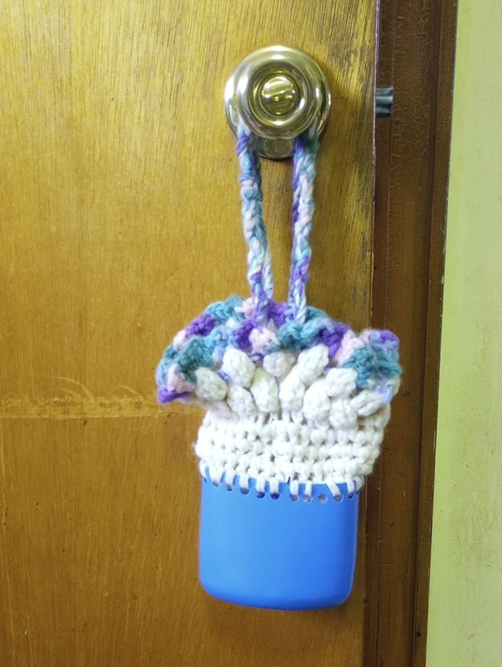 RARE Vintage Retro Knit or Crocheted Purse. Blue Aqua Green Pink Cream Purple